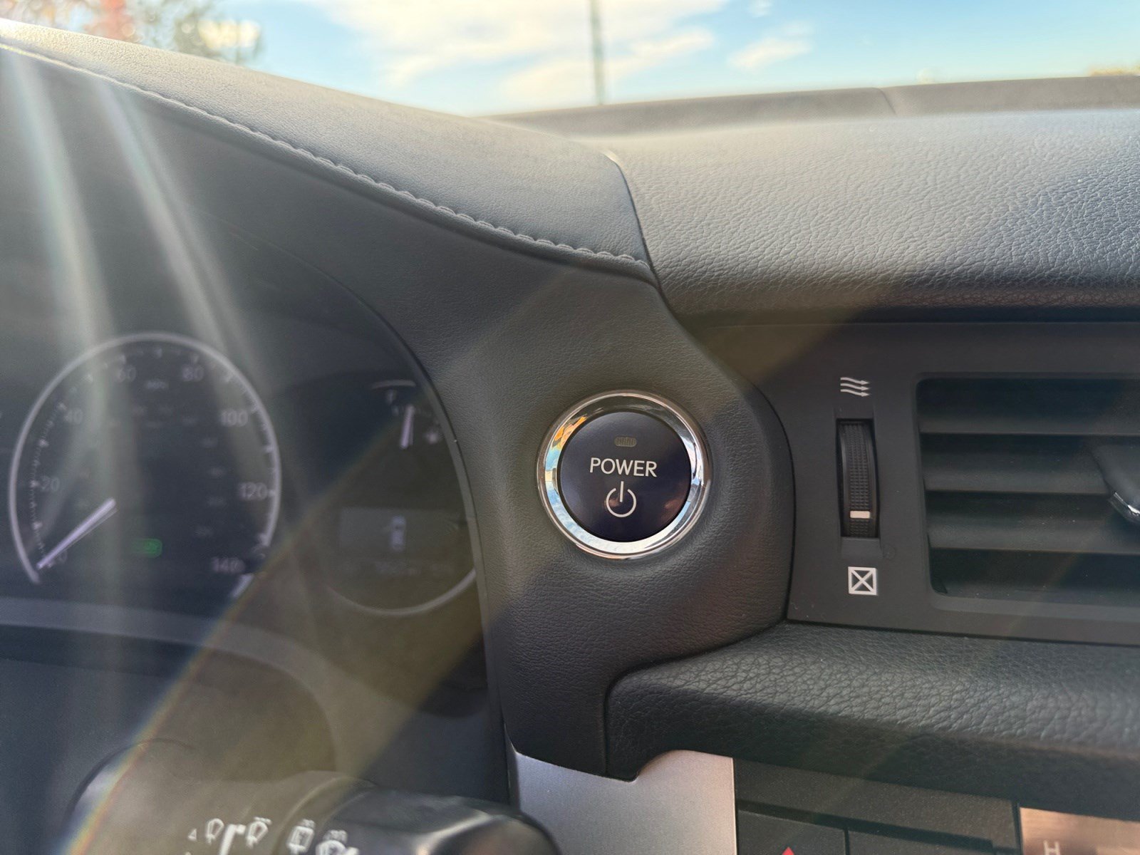 Used 2011 Lexus CT 200h Premium FWD image 28