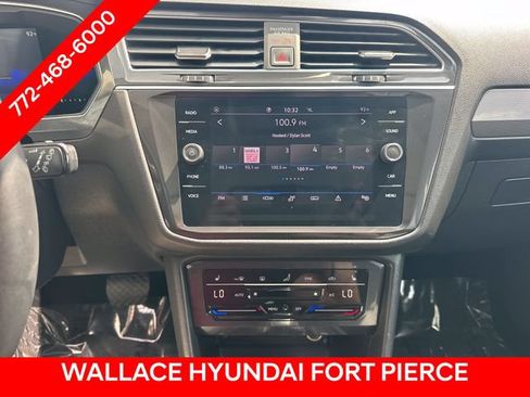 Used 2022 Volkswagen Tiguan SE FWD image 21