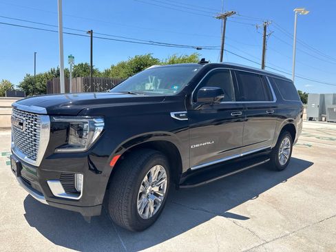 Used 2022 GMC Yukon XL Denali RWD image 7