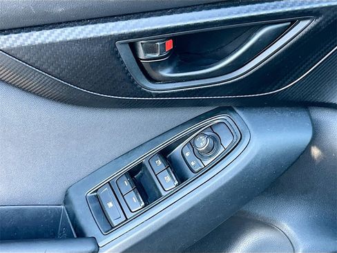 Used 2019 Subaru Crosstrek 2.0i Premium w/ Eyesight System image 17