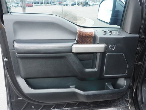 Used 2015 Ford F150 Platinum w/ Equipment Group 701A Luxury image 13