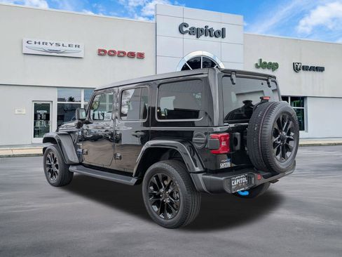 Certified 2023 Jeep Wrangler Unlimited Sahara w/ Cold Weather Group AWD/4WD image 4