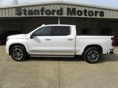 Used 2022 Chevrolet Silverado 1500 High Country w/ Technology Package AWD/4WD image 1