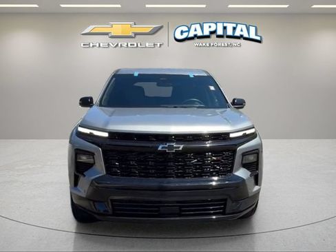 Used 2024 Chevrolet Traverse RS FWD image 8