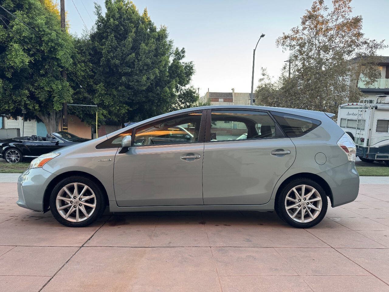 Used 2014 Toyota Prius V Five FWD image 6