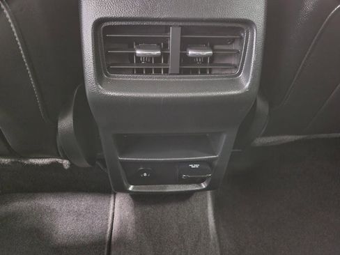 Used 2024 Ford Edge Titanium image 22