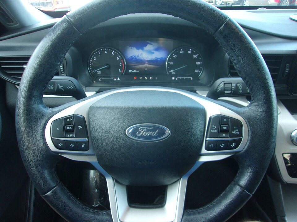 Used 2023 Ford Explorer XLT w/ Class IV Trailer Tow Package AWD/4WD image 9