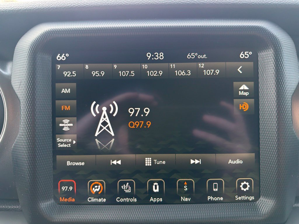 Used 2023 Jeep Wrangler Unlimited Sport AWD/4WD image 17