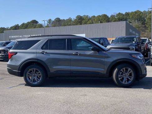 New 2026 Ford Explorer Active w/ Active Comfort Package AWD/4WD image 2