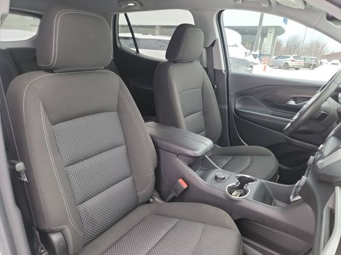 Used 2024 GMC Terrain SLE image 19