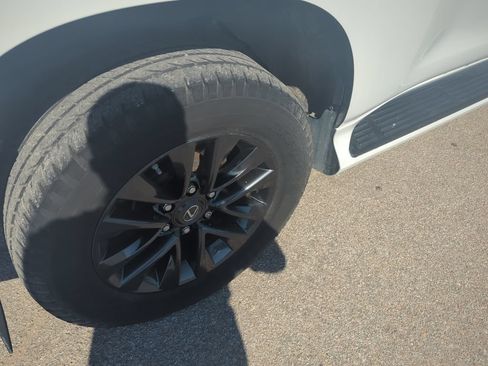 Used 2021 Lexus GX 460 Premium w/ Premium Package AWD/4WD image 9