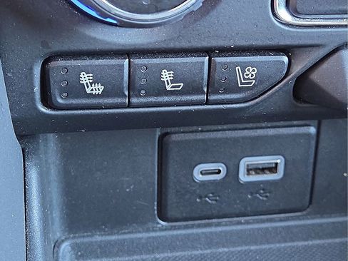 Used 2024 Chevrolet Tahoe Premier image 30