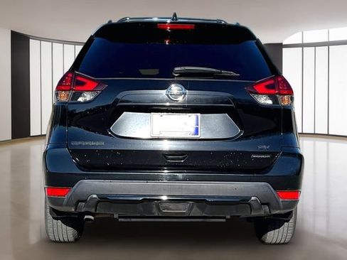 Used 2018 Nissan Rogue SV w/ Premium Package image 5