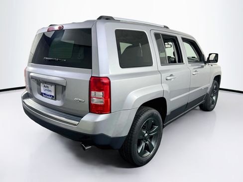 Used 2017 Jeep Patriot High Altitude AWD/4WD image 5