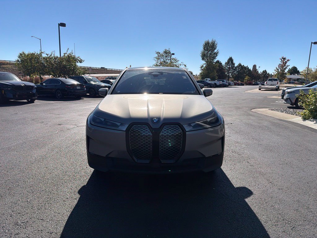Used 2024 BMW iX xDrive50 AWD/4WD image 8