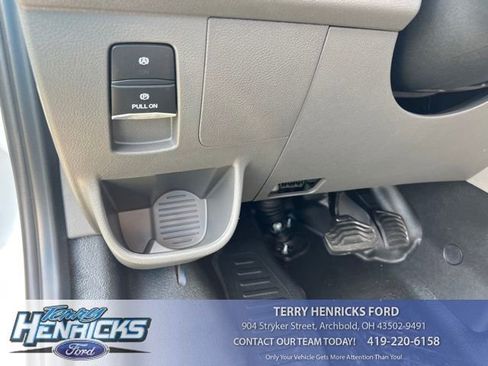 New 2023 Ford E-Transit Medium Roof image 20