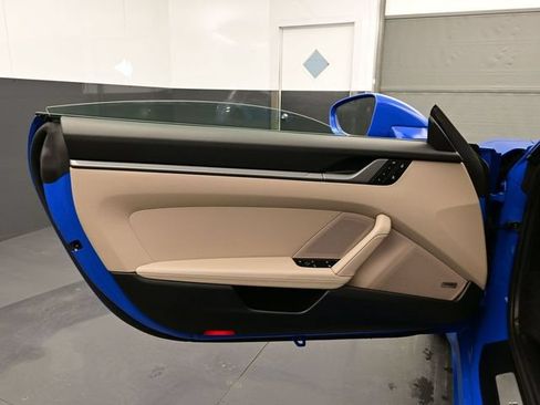 Certified 2025 Porsche 911 Carrera RWD image 7