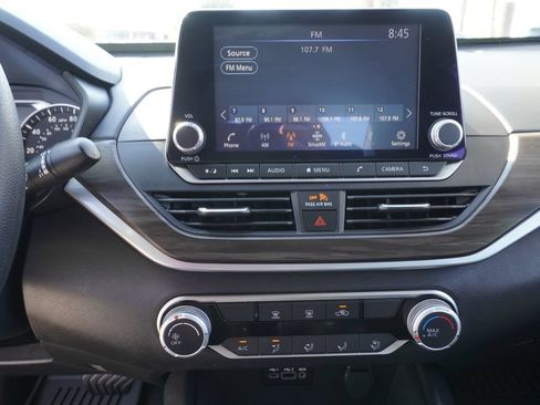 Certified 2025 Nissan Altima 2.5 SV FWD image 19