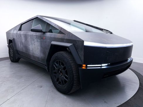 Used 2024 Tesla Cybertruck Cyberbeast AWD/4WD image 9