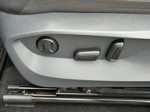 Used 2023 Volkswagen Tiguan SE FWD image 14