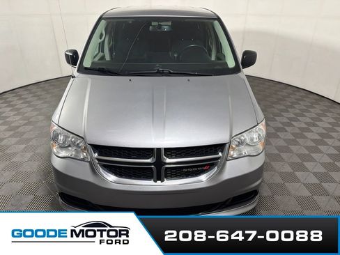 Used 2016 Dodge Grand Caravan SE w/ Quick Order Package 29E SE FWD image 3