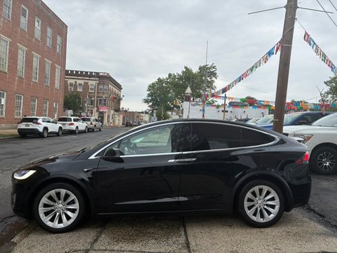 Used 2018 Tesla Model X 75D AWD/4WD image 4