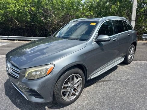 Used 2019 Mercedes-Benz GLC 300 image 1