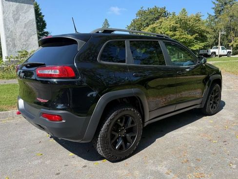 Used 2017 Jeep Cherokee Trailhawk w/ Cold Weather Group AWD/4WD image 7