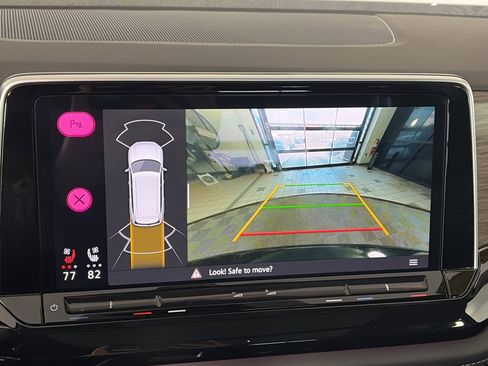 Used 2025 Volkswagen Atlas SEL image 25