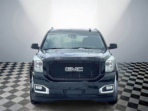 Used 2017 GMC Yukon SLT image 2