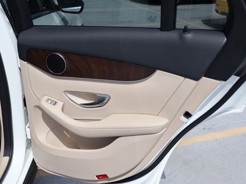 Used 2019 Mercedes-Benz GLC 300 4MATIC image 14