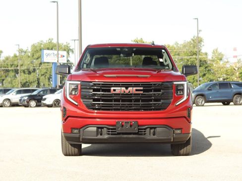 Used 2024 GMC Sierra 1500 Elevation AWD/4WD image 2