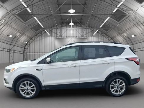 Used 2018 Ford Escape SE AWD/4WD image 2