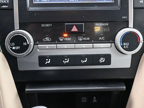 Used 2012 Toyota Camry LE image 22