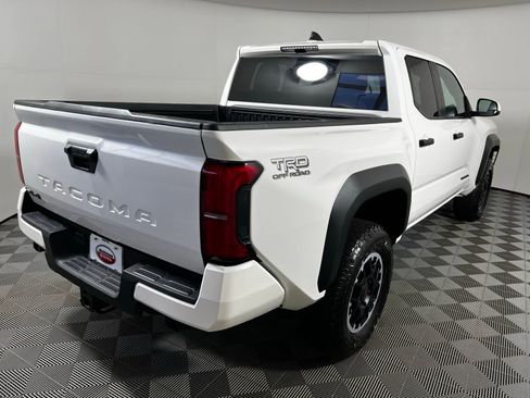 Certified 2024 Toyota Tacoma TRD Off-Road image 5