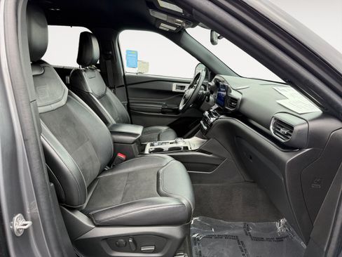 Used 2022 Ford Explorer ST w/ ST Street Pack AWD/4WD image 19