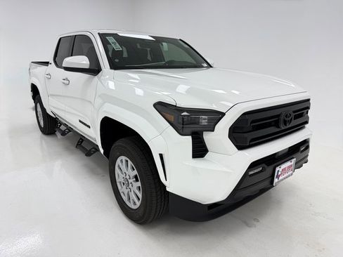 New 2026 Toyota Tacoma SR5 image 2