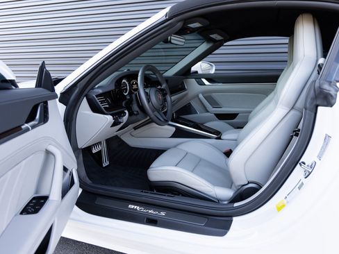 Used 2024 Porsche 911 Turbo S image 25