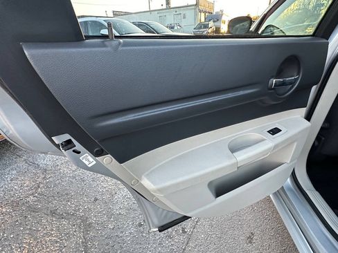 Used 2006 Dodge Magnum SE RWD image 10