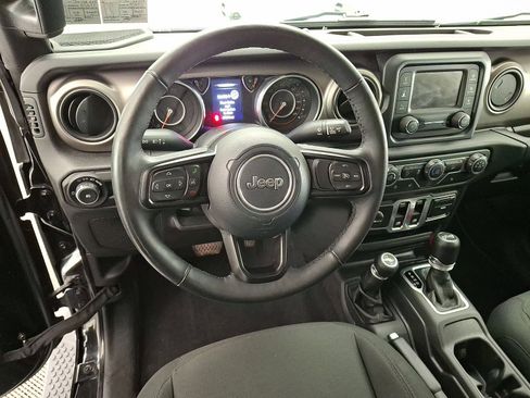 Used 2018 Jeep Wrangler Sport S image 21