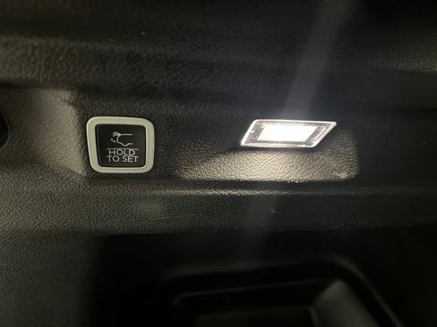 Used 2024 Jeep Grand Cherokee L Limited w/ Luxury Tech Group II image 41