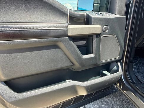 Used 2019 Ford F150 Raptor w/ Equipment Group 802A Luxury AWD/4WD image 32