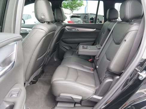 Certified 2024 Cadillac XT6 Luxury FWD image 25