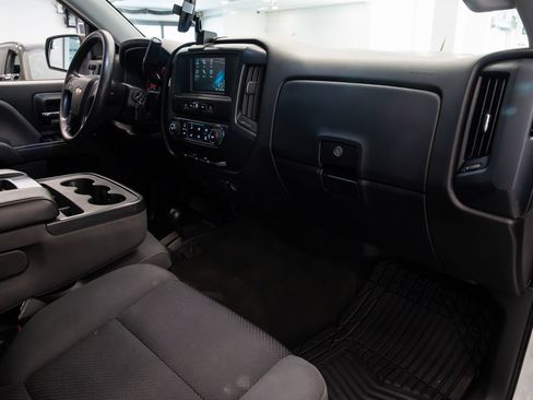 Used 2018 Chevrolet Silverado 1500 Custom w/ Custom Value Package AWD/4WD image 22