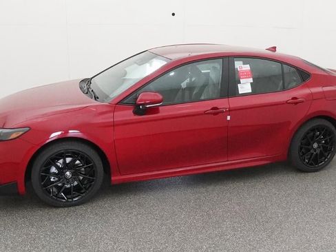 New 2026 Toyota Camry SE image 2