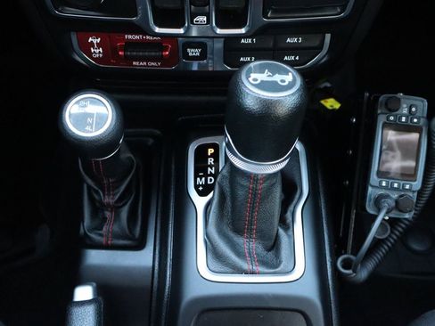 Used 2018 Jeep Wrangler Unlimited Rubicon image 36