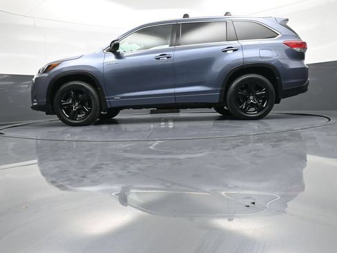 Used 2017 Toyota Highlander Limited Platinum w/ Carpet Mat Package AWD/4WD image 35