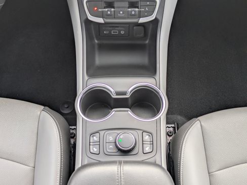 Used 2023 GMC Terrain SLT image 22