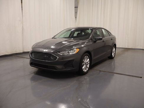 Used 2019 Ford Fusion SE FWD image 6