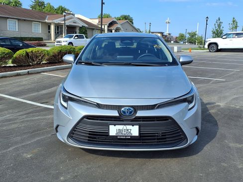 Certified 2025 Toyota Corolla LE FWD image 29